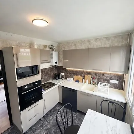 Grand 3 -parking Gratuit -6km De Rouen Centre Apartment